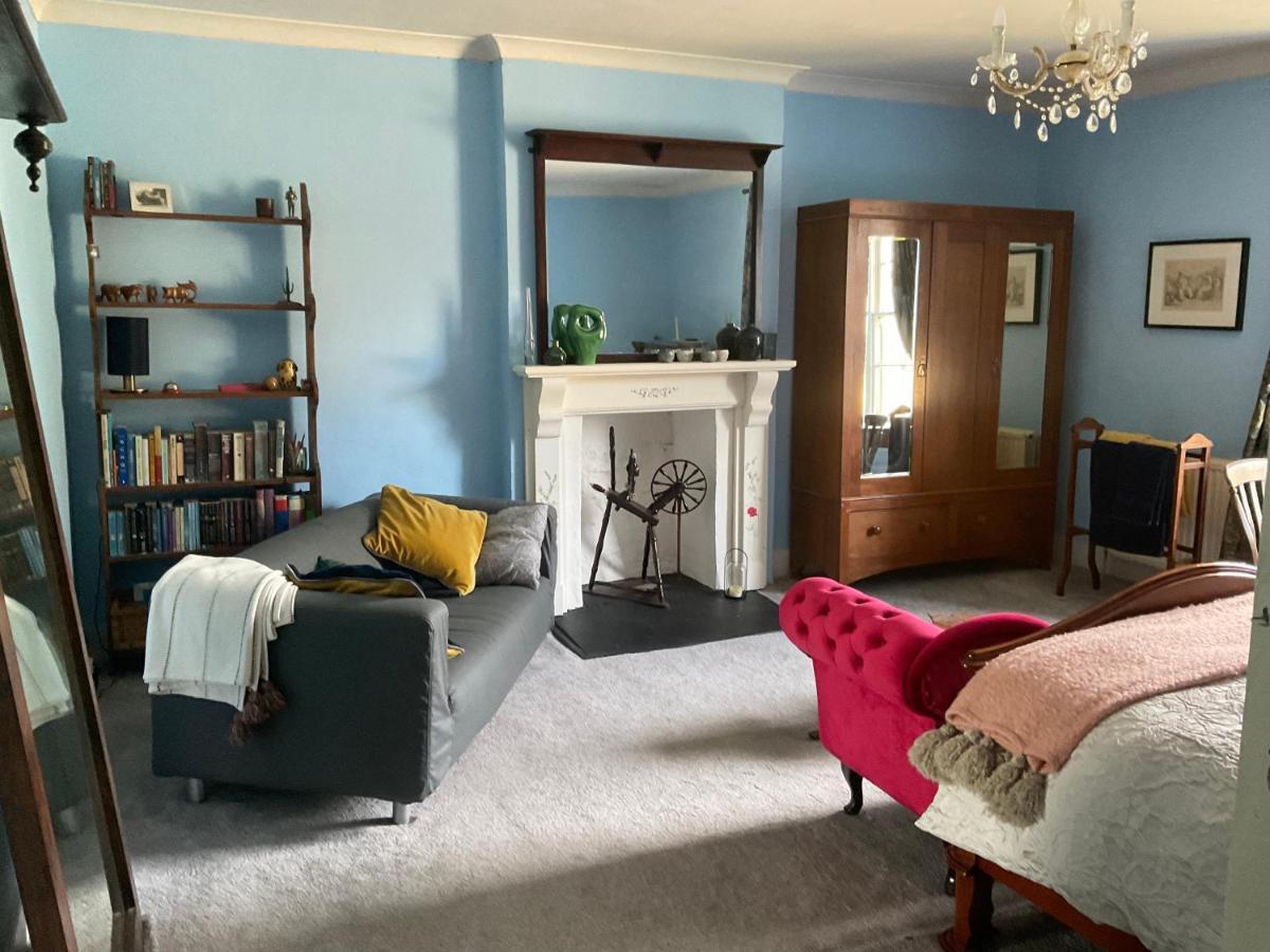 Ynyswen Bed & Breakfast Nantgaredig エクステリア 写真