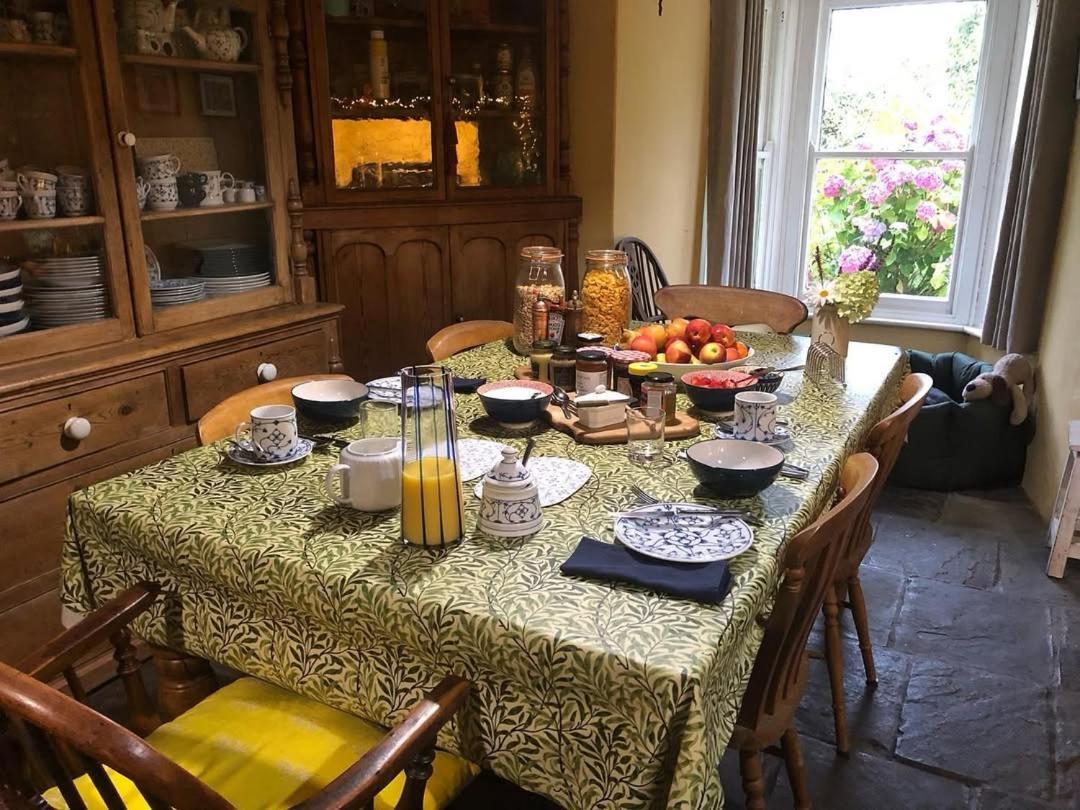 Ynyswen Bed & Breakfast Nantgaredig エクステリア 写真